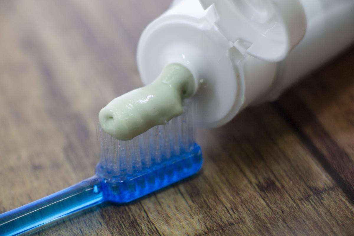 カビ取りで歯磨き粉の驚きの効果とは？黒カビや汚れに最適な方法